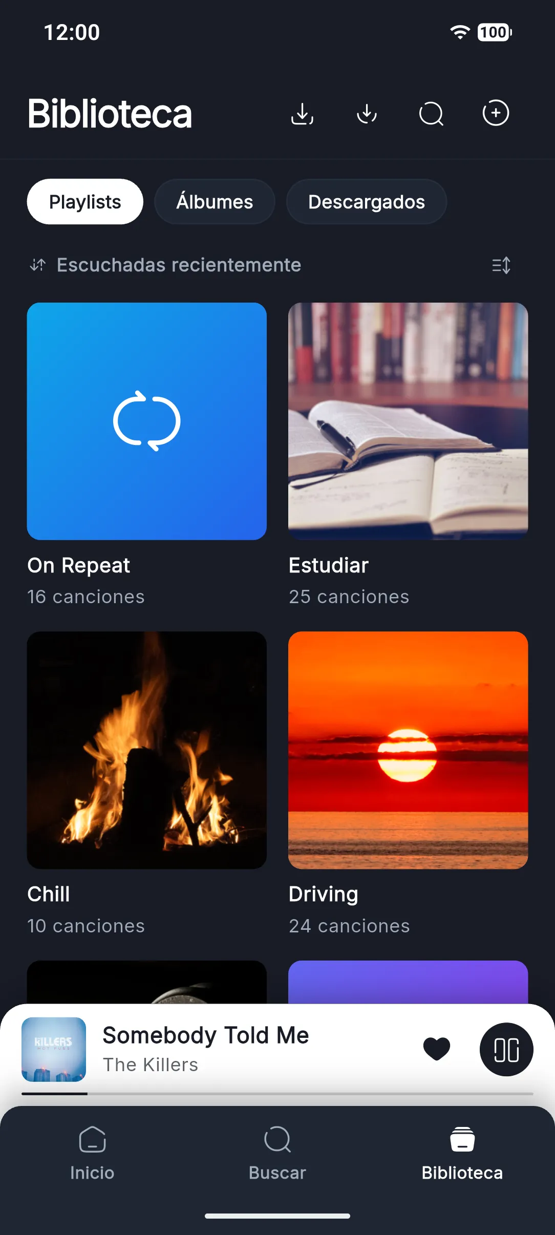 Biblioteca en cuadrícula con las playlists On Repeat, Estudiar, Chill y Driving, cada una con su portada.